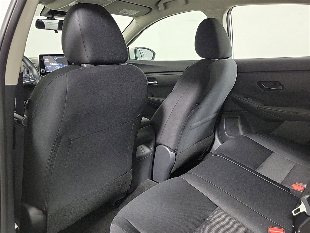 2025 Nissan Sentra SV photo 9