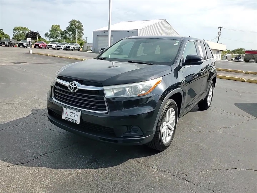 2015 Toyota Highlander LE photo 16