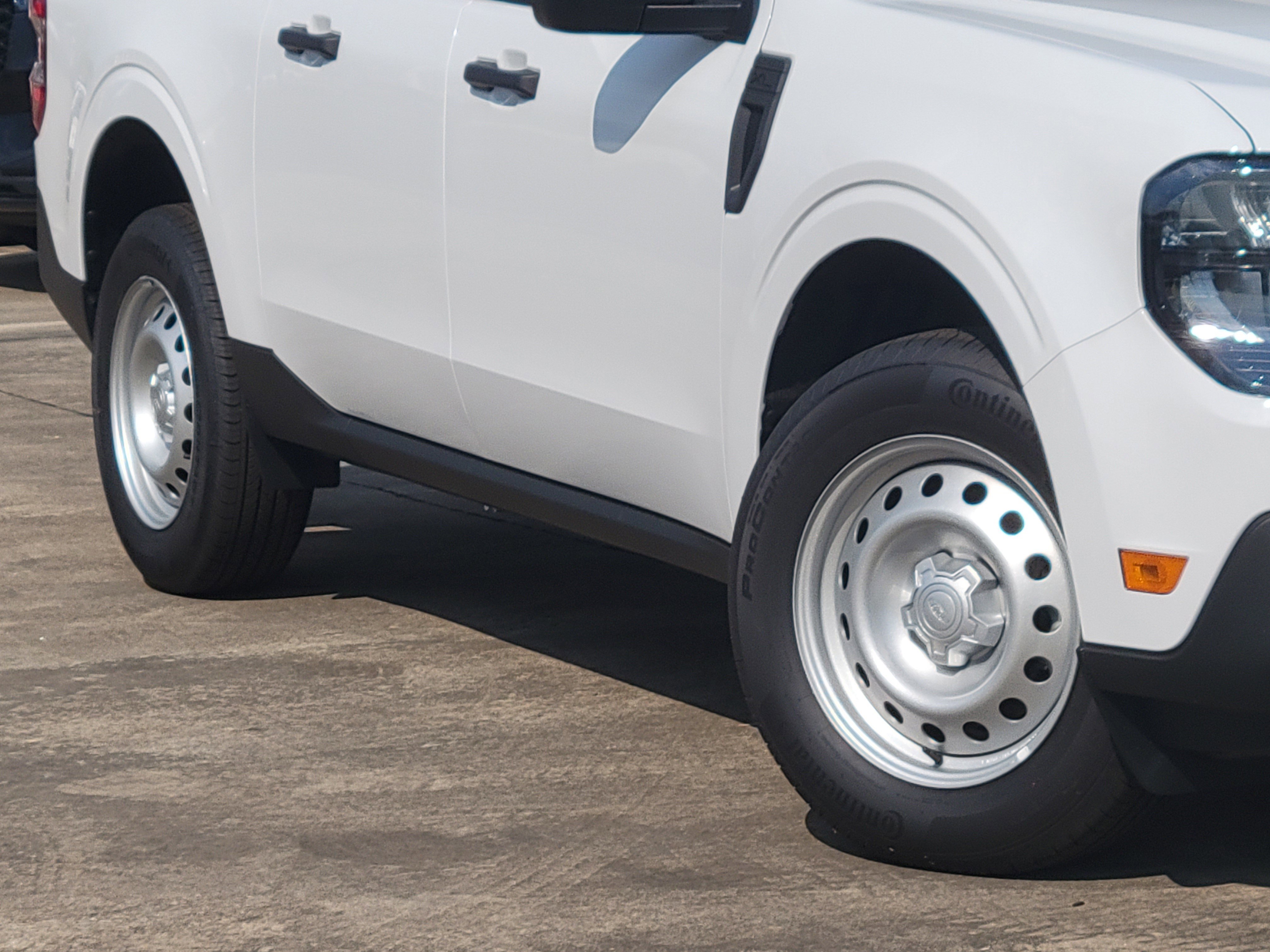 2025 Ford Maverick XL photo 4