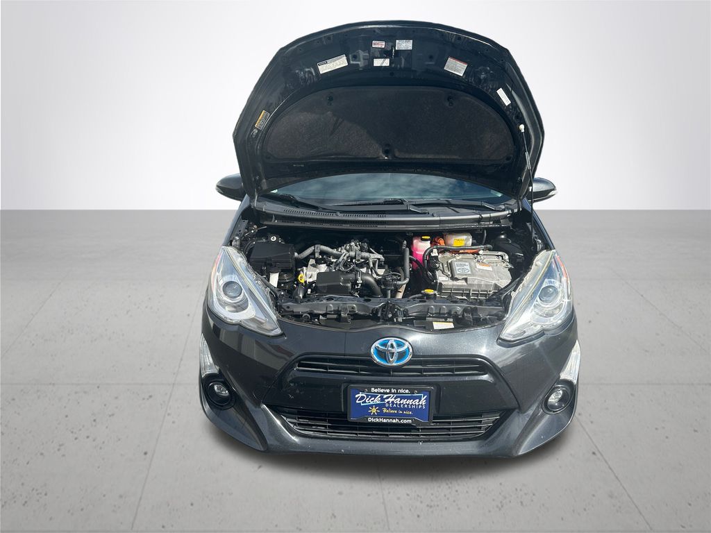2015 Toyota Prius C Four photo 4