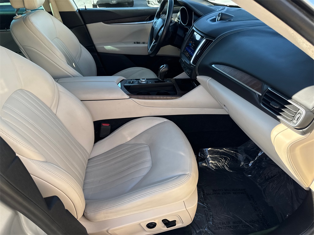 2018 Maserati Levante Base photo 16