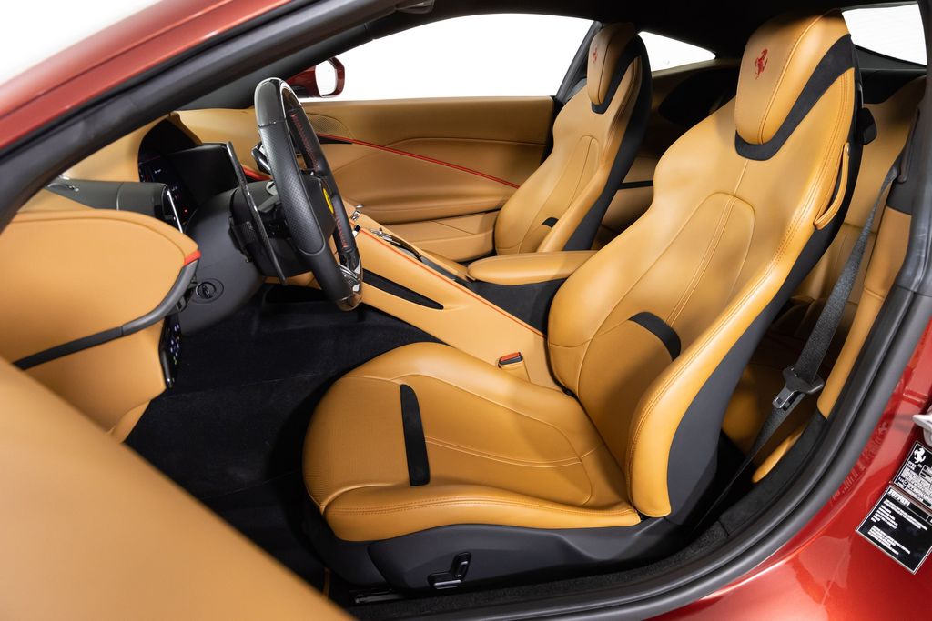 2022 Ferrari Roma photo 4