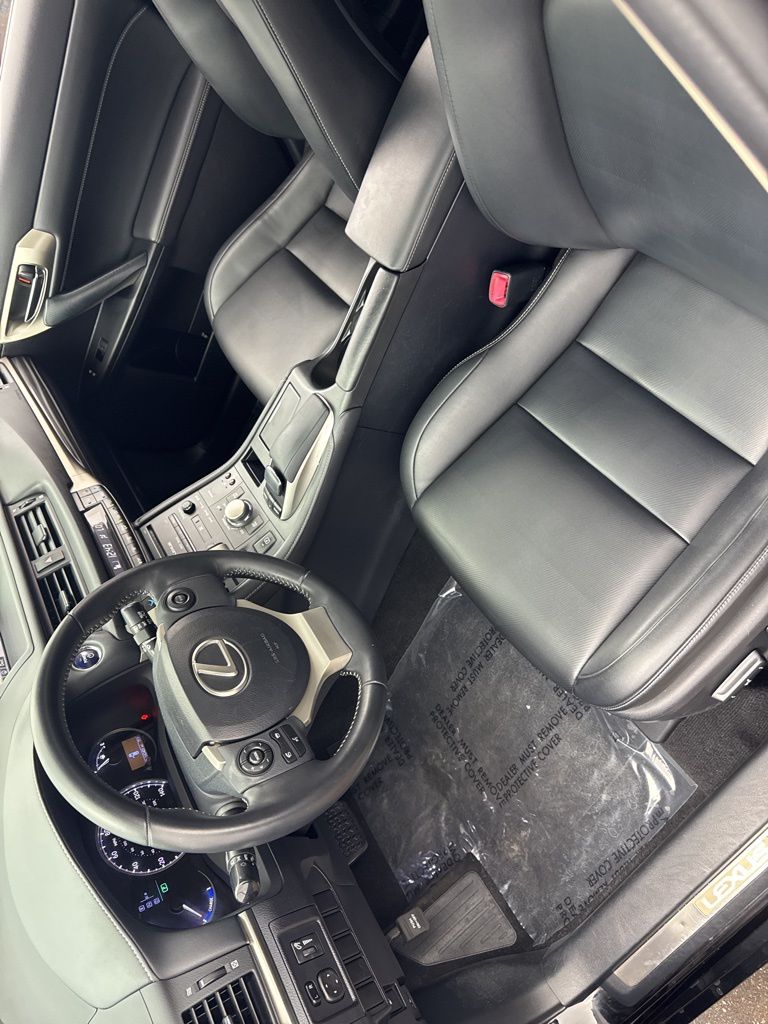 2014 Lexus CT 200h photo 9