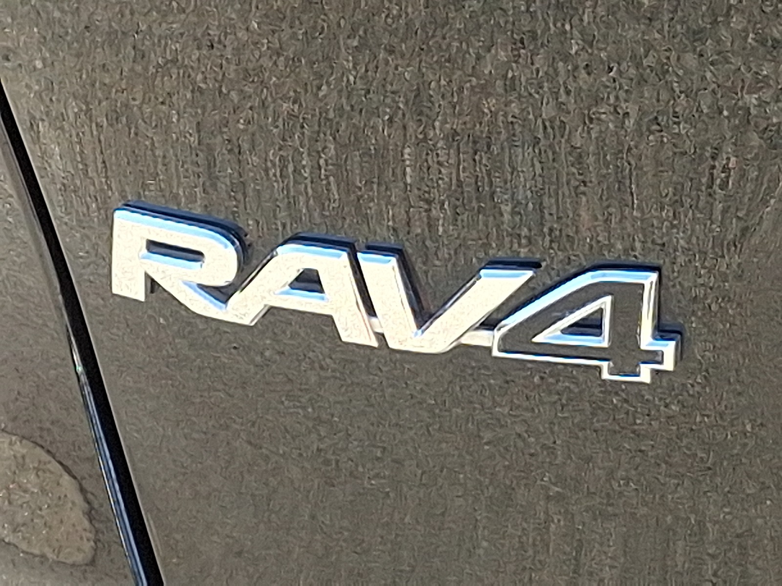 2022 Toyota RAV4 Hybrid XLE photo 26