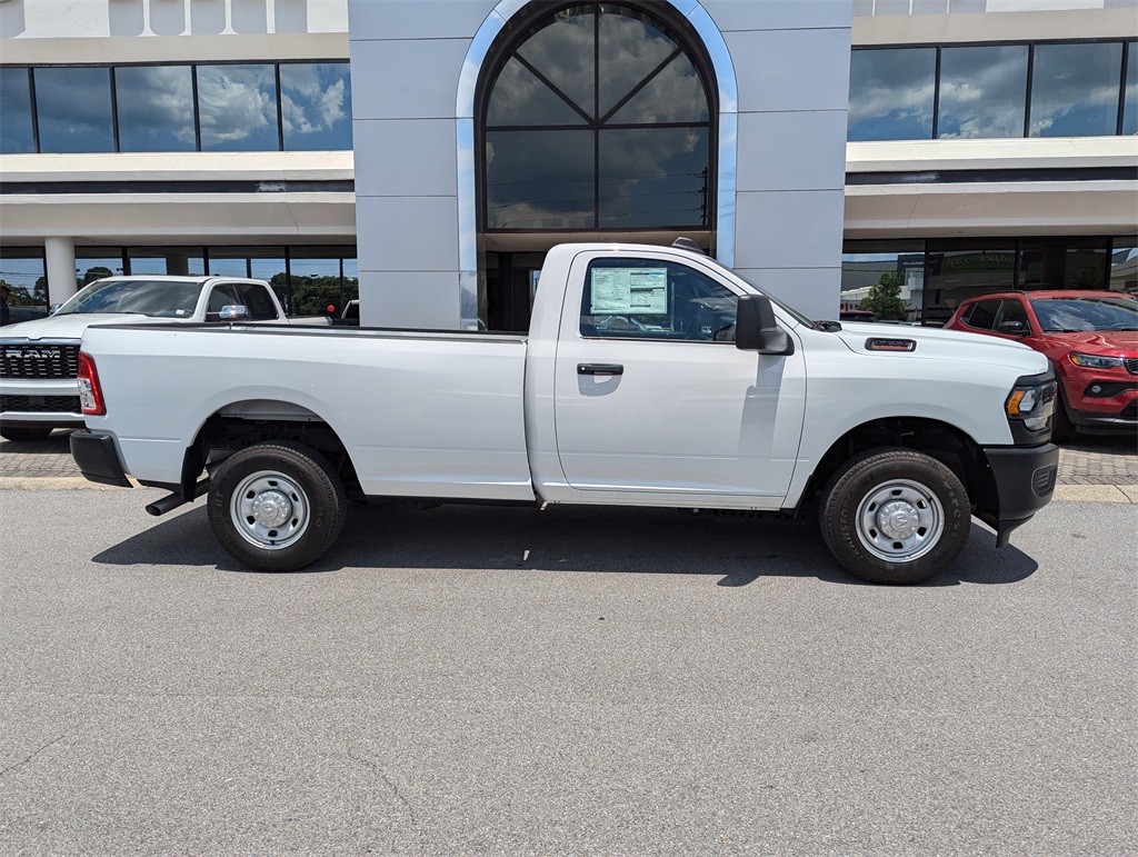 2023 Ram 2500 Tradesman photo 3