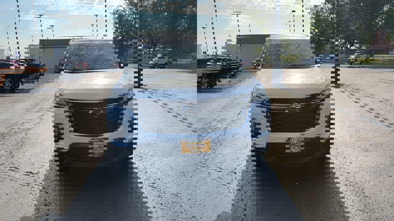 2023 Chevrolet Traverse Premier photo 2