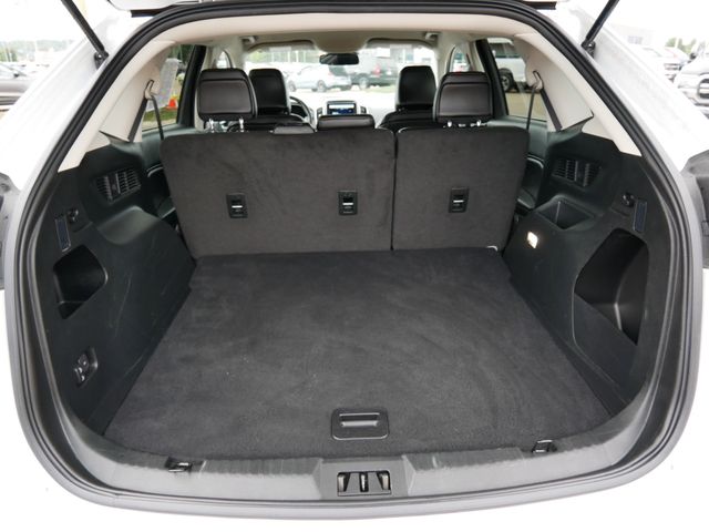 2022 Ford Edge SEL photo 5