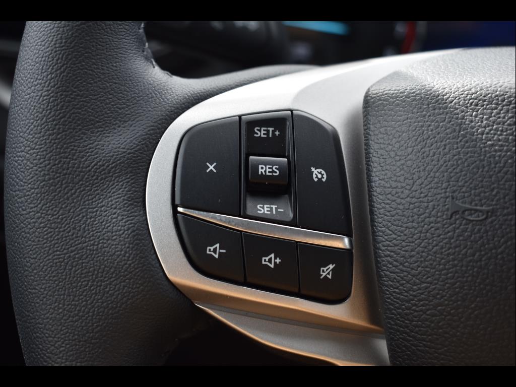 2023 Ford Explorer XLT photo 21