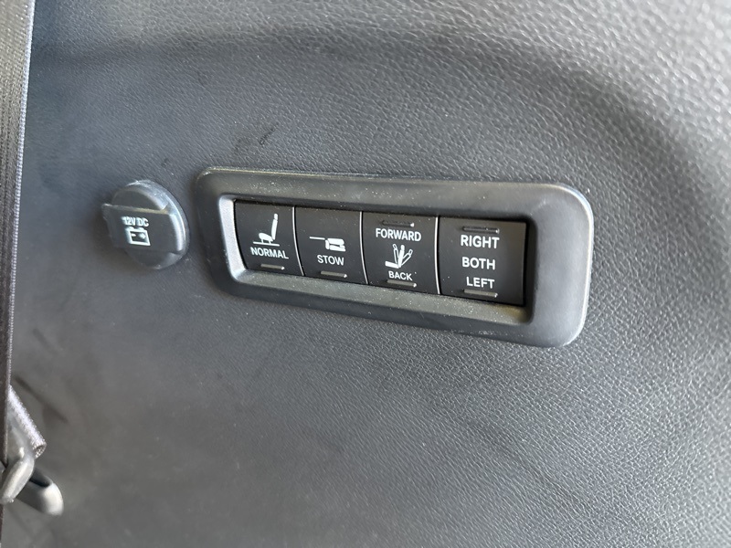 2019 Chrysler Pacifica Limited photo 10