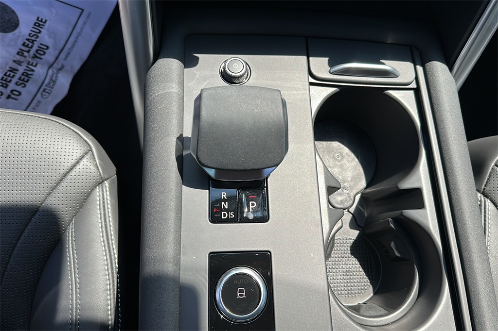 2025 Land Rover Discovery SE photo 19