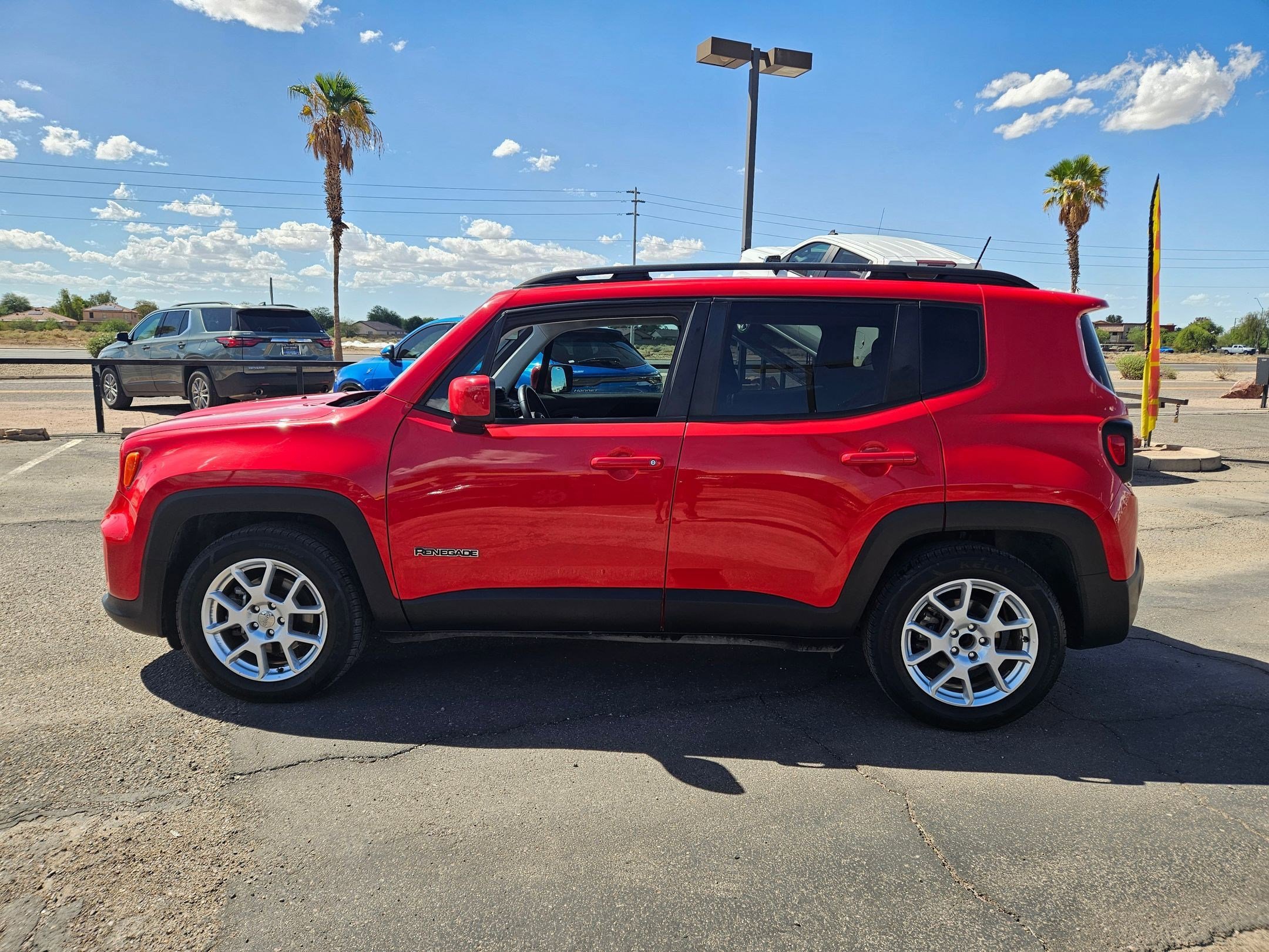 2019 Jeep Renegade Latitude photo 2