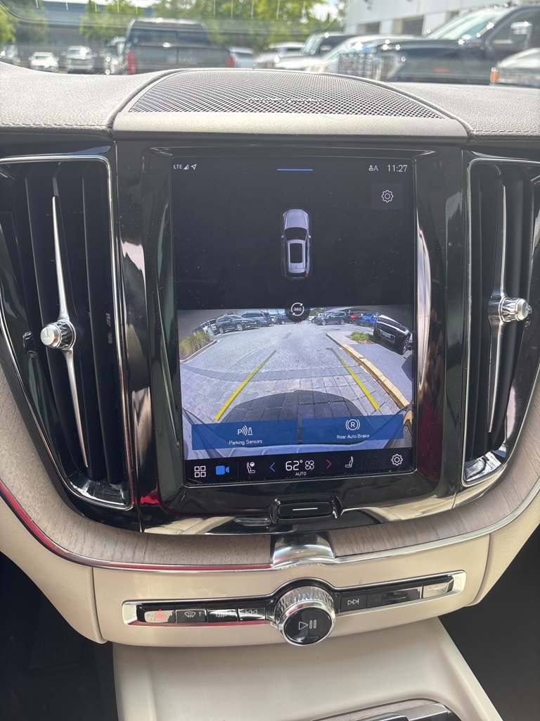 2022 Volvo XC60 B5 Inscription photo 37