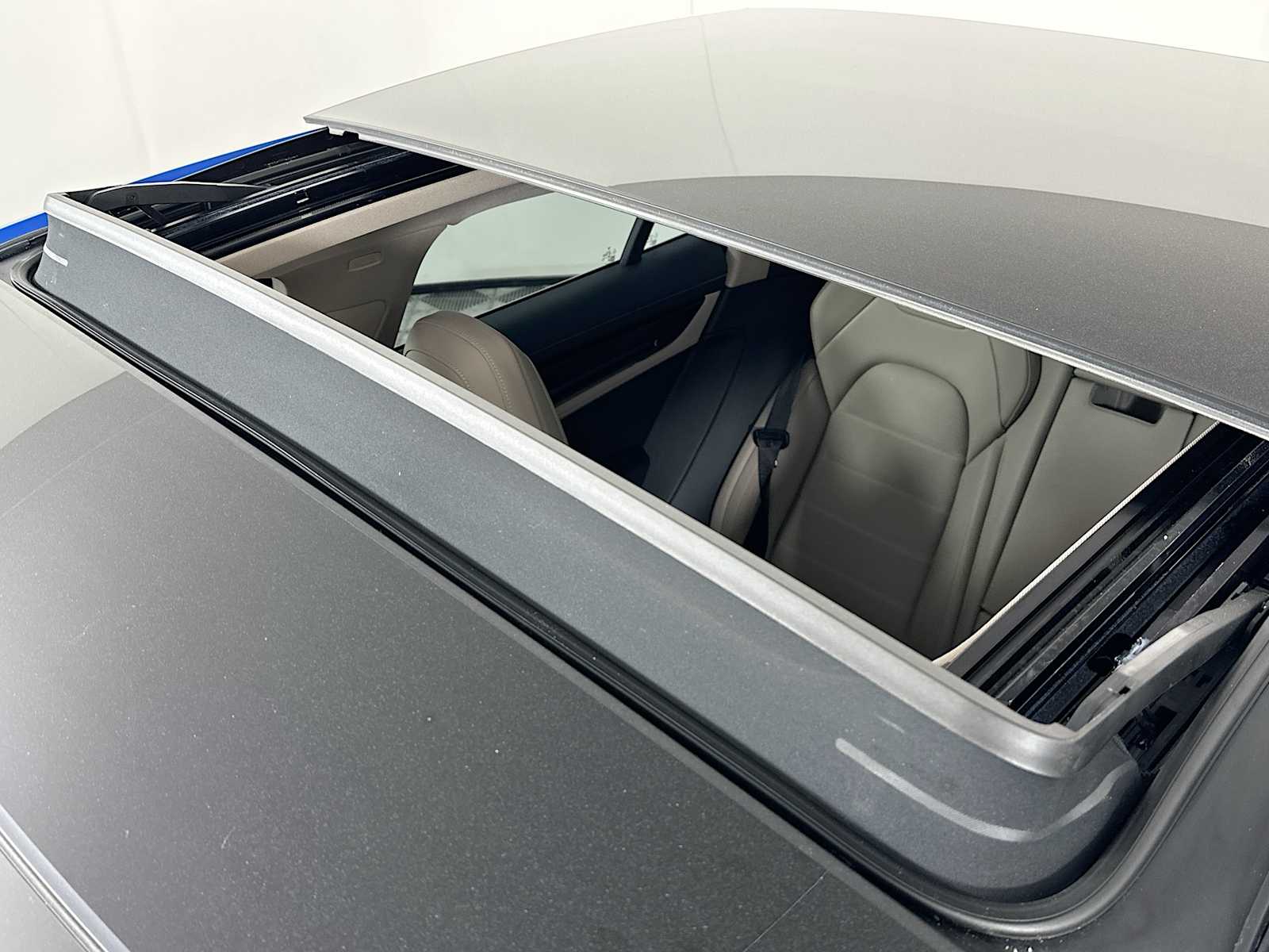 2025 Porsche Panamera photo 19