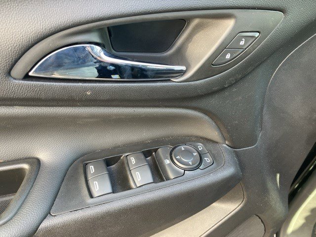 2024 Chevrolet Equinox LT photo 3