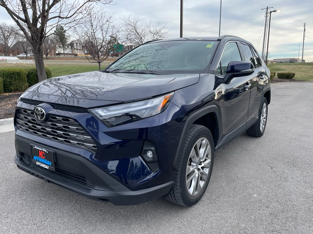 2023 Toyota RAV4 Limited's photo