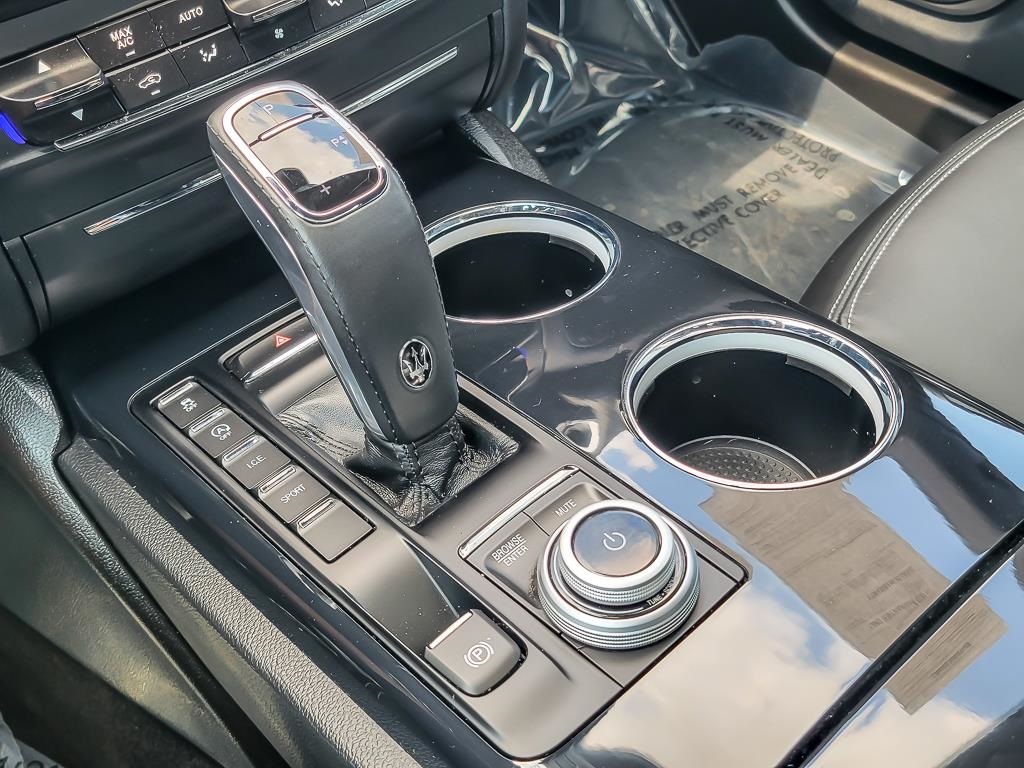 2023 Maserati Ghibli Modena Q4 photo 17