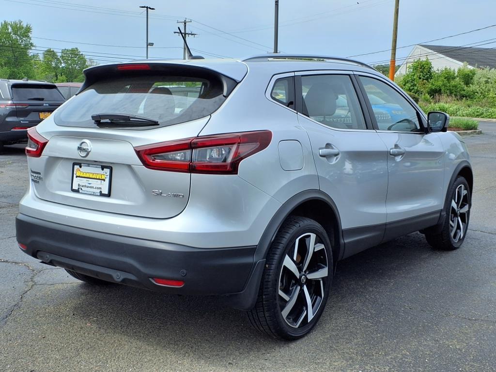 2021 Nissan Rogue Sport SL photo 2