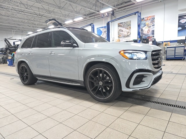 2024 Mercedes-Benz GLS Base's photo
