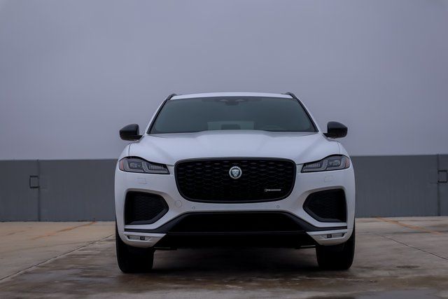 2025 Jaguar F-PACE P250 R-Dynamic S photo 3