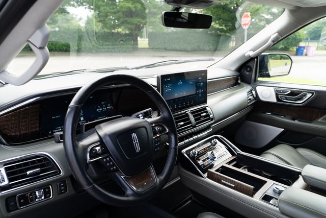 2023 Lincoln Navigator Black Label photo 18