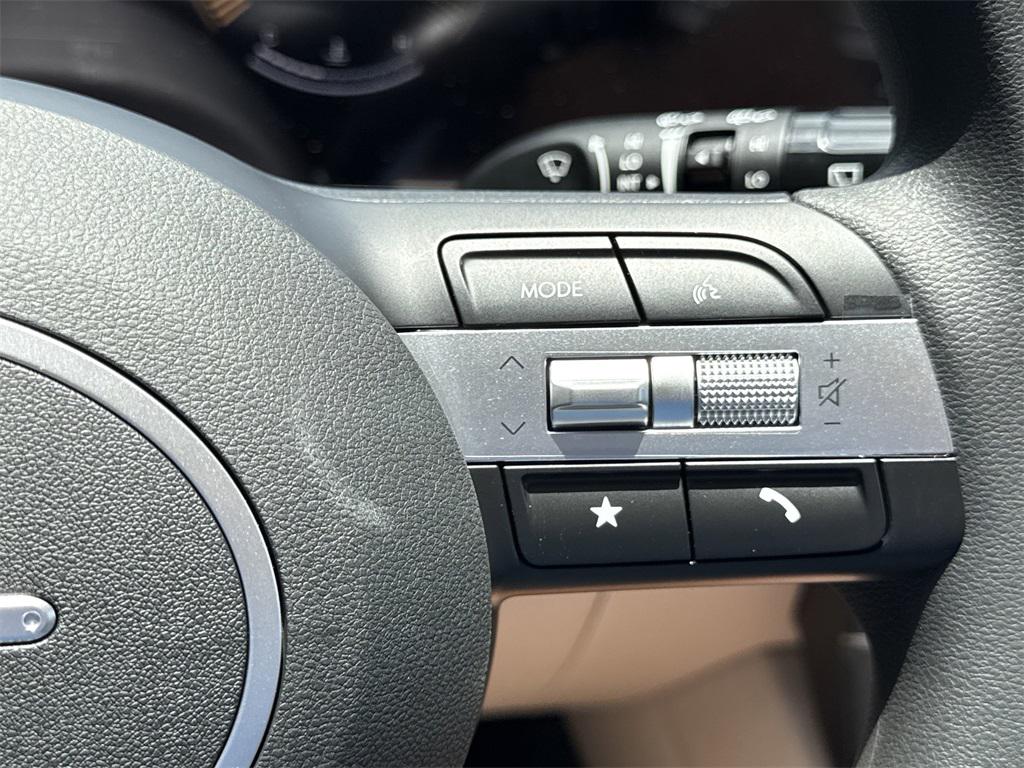 2025 Hyundai Tucson SE photo 19