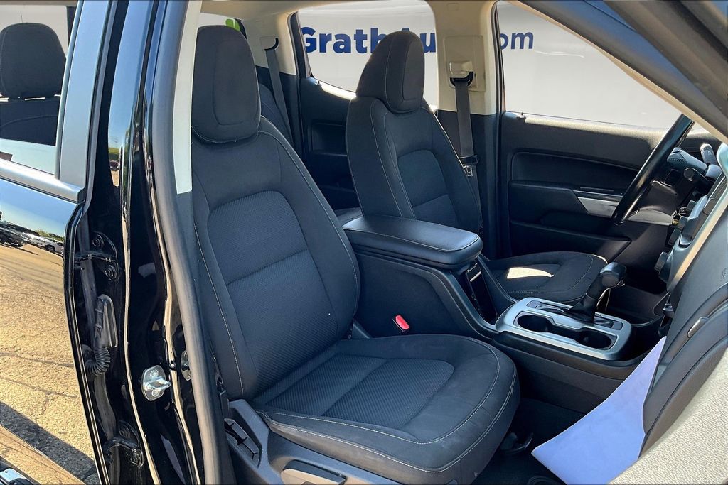 2021 Chevrolet Colorado LT photo 25