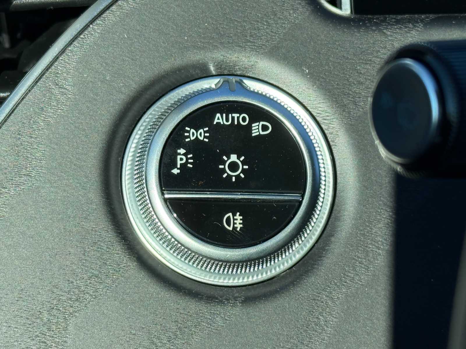 2025 Mercedes-Benz E-Class E350 - Photo 27