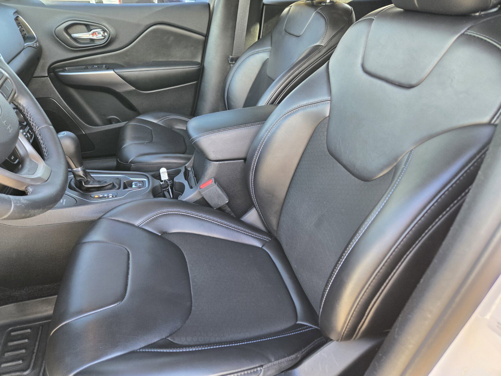 2019 Jeep Cherokee Latitude photo 18