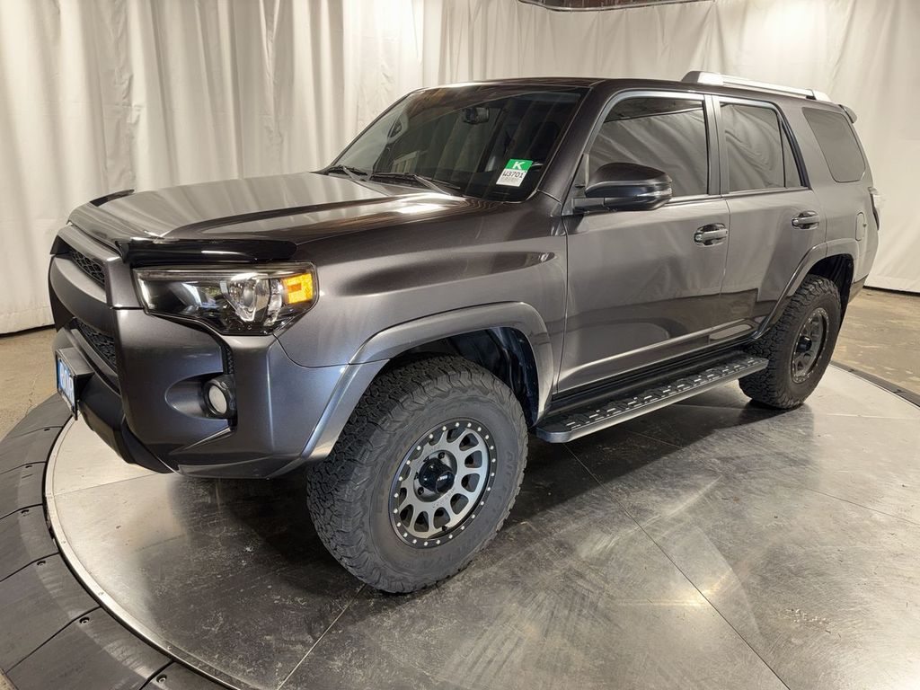 2014 Toyota 4Runner SR5's photo