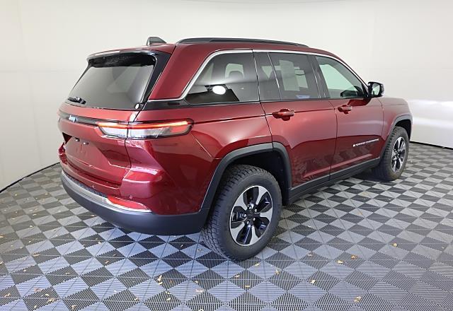 2024 Jeep Cherokee Limited 4xe photo 3