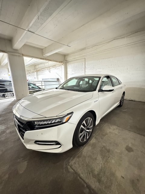 2019 Honda Accord Hybrid Touring photo 2