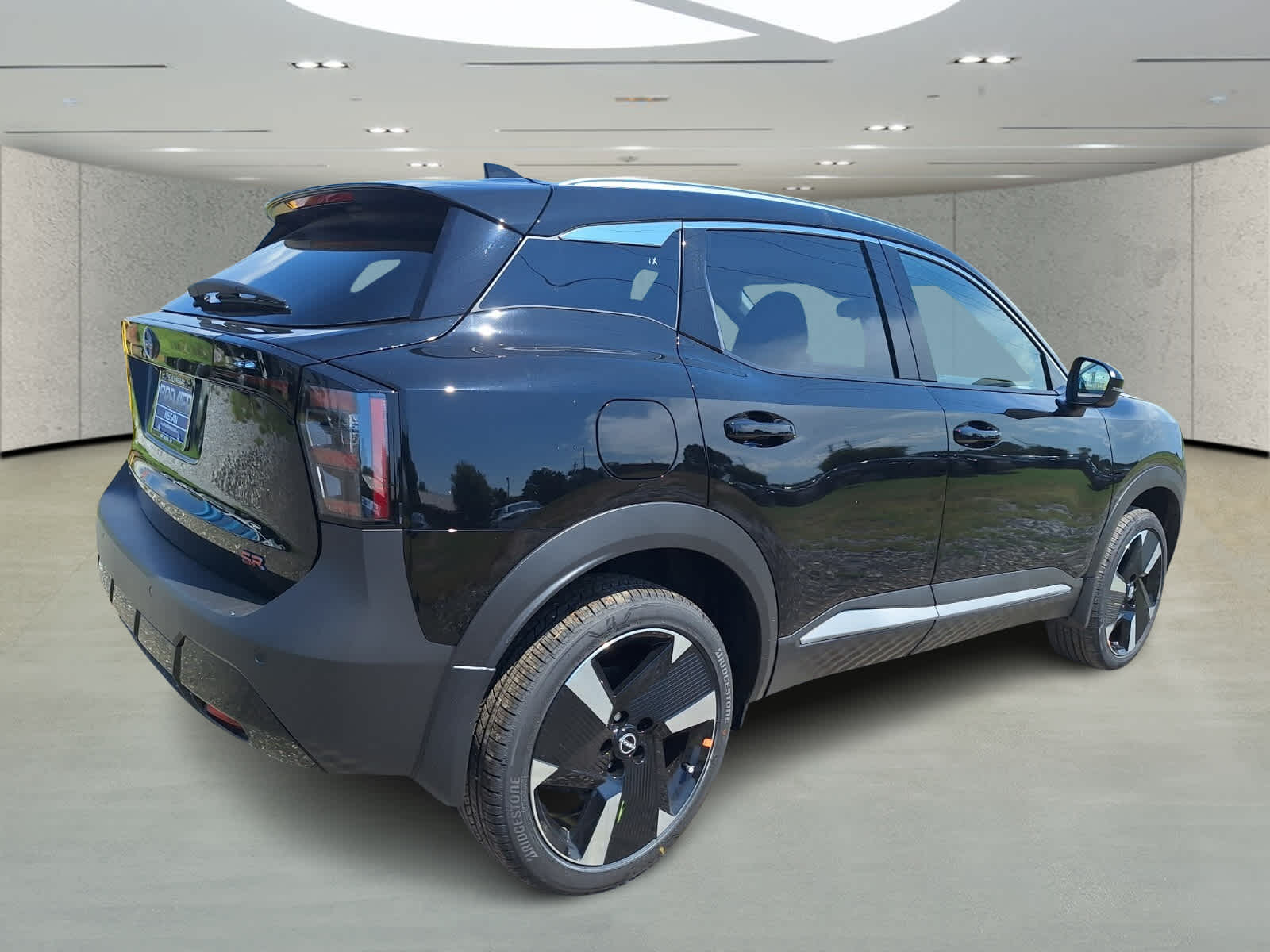 2025 Nissan Kicks SR photo 5