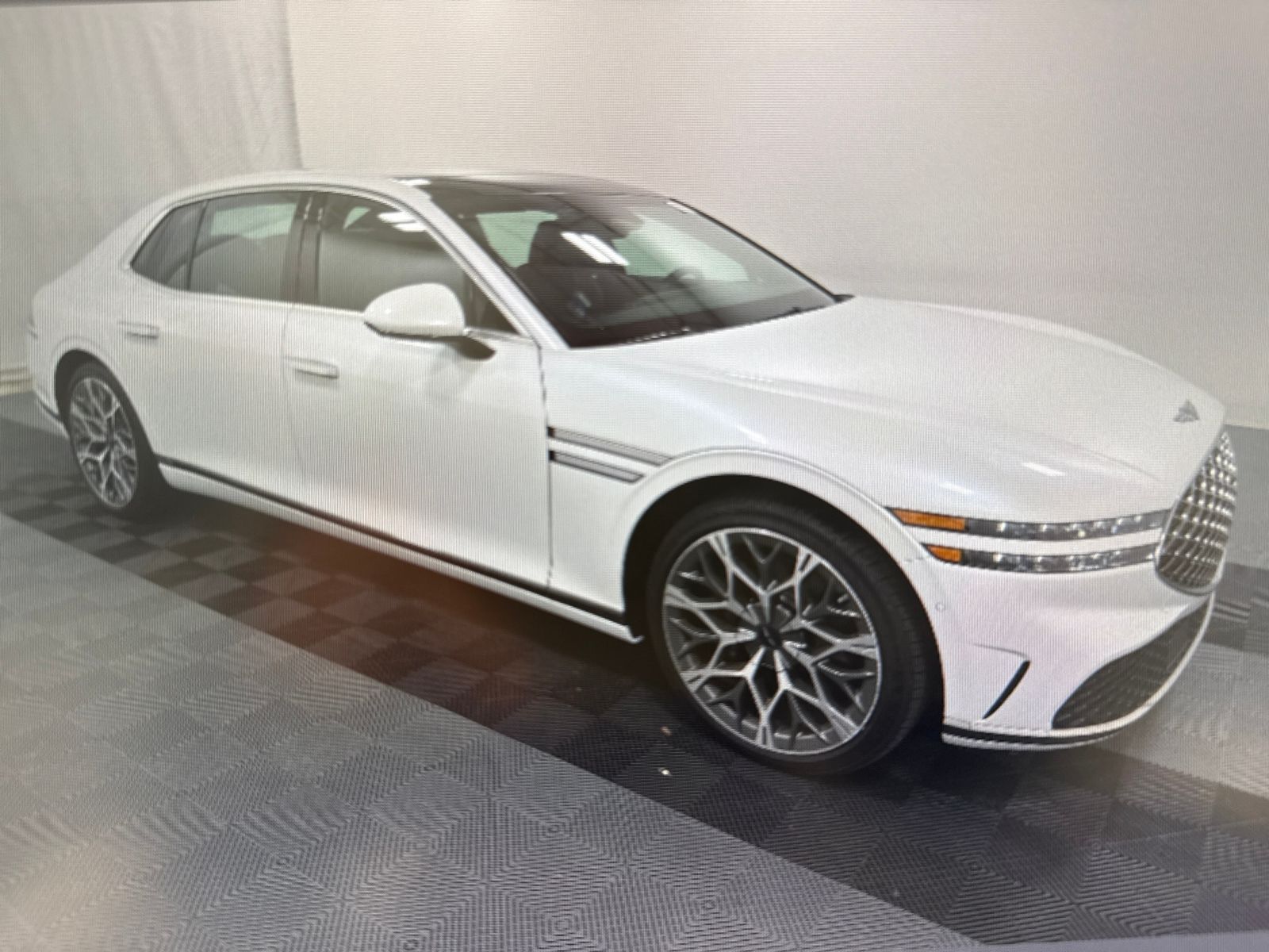 2025 Genesis G90 3.5T E-Supercharger photo 4