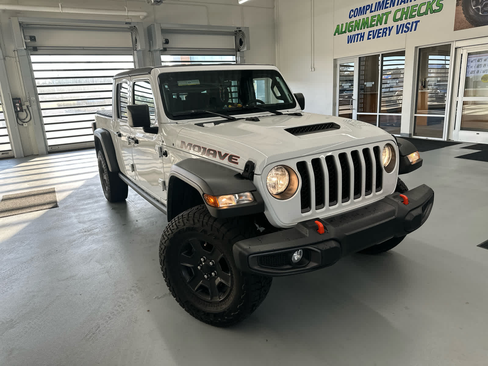 2023 Jeep Gladiator Mojave photo 3
