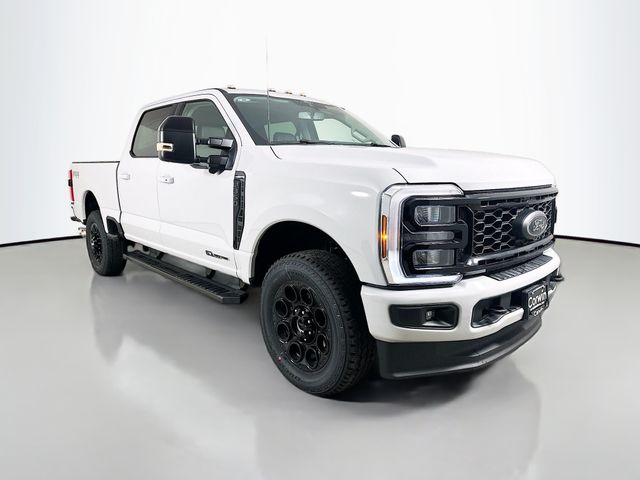 2026 Ford F-350 Super Duty Lariat's photo