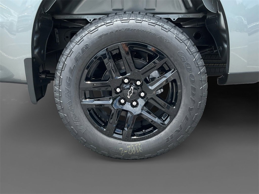 2025 Chevrolet Silverado 1500 Custom photo 8