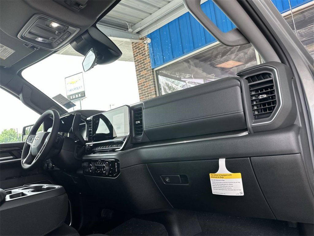 2025 Chevrolet Silverado 1500 LT photo 28