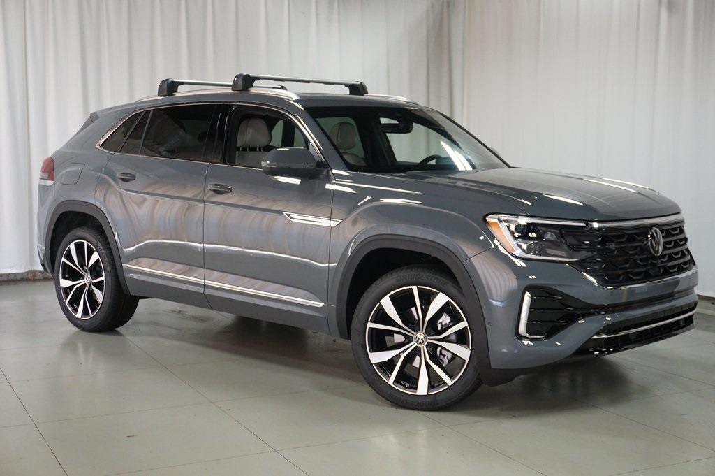 2026 Volkswagen Atlas Cross Sport SEL Premium R-Line photo 2