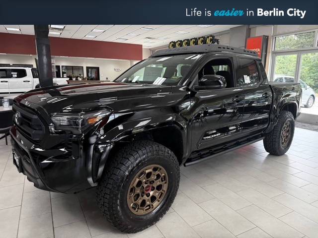 2025 Toyota Tacoma SR5's photo