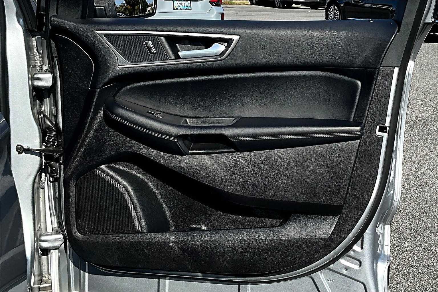2021 Ford Edge SEL photo 21