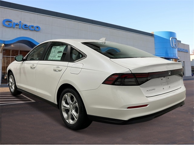 2025 Honda Accord LX photo 3