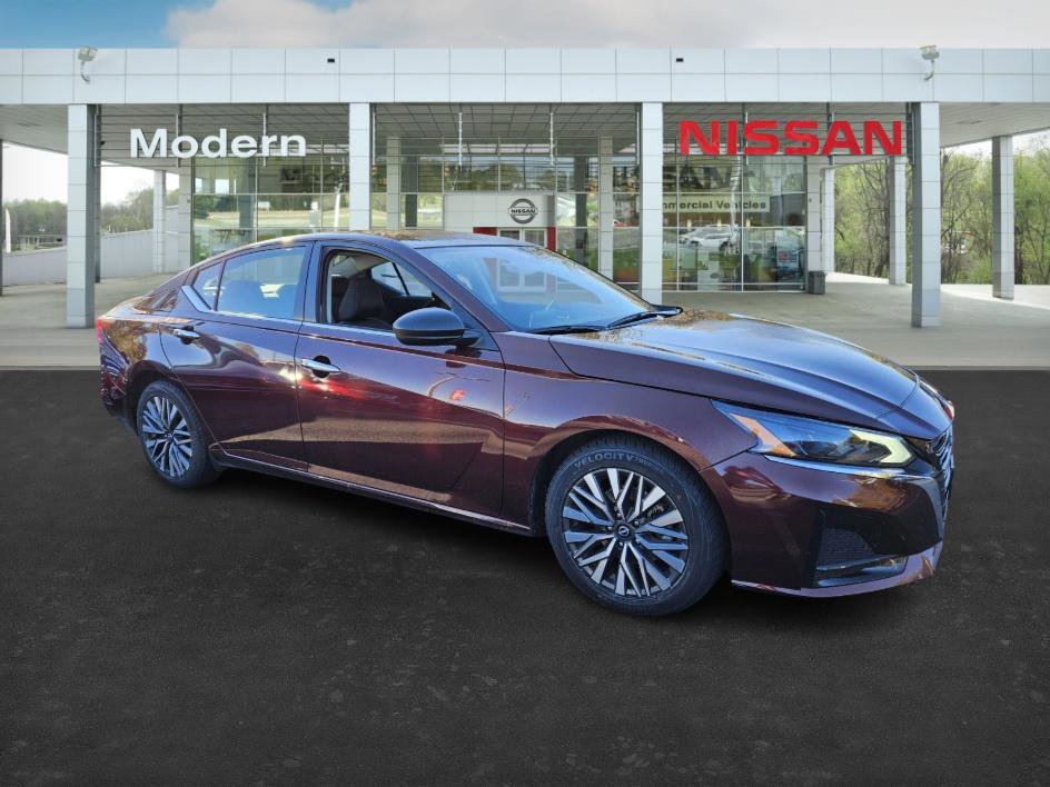 2024 Nissan Altima 2.5 SV photo 2
