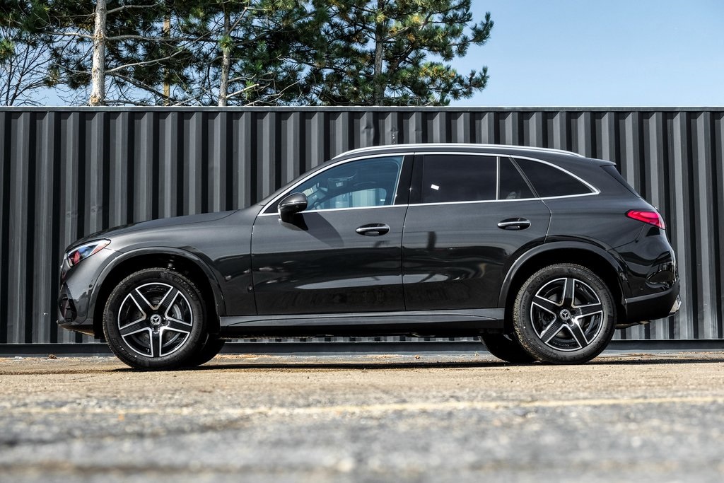 2026 Mercedes Benz GLC 300 4MATIC photo 3