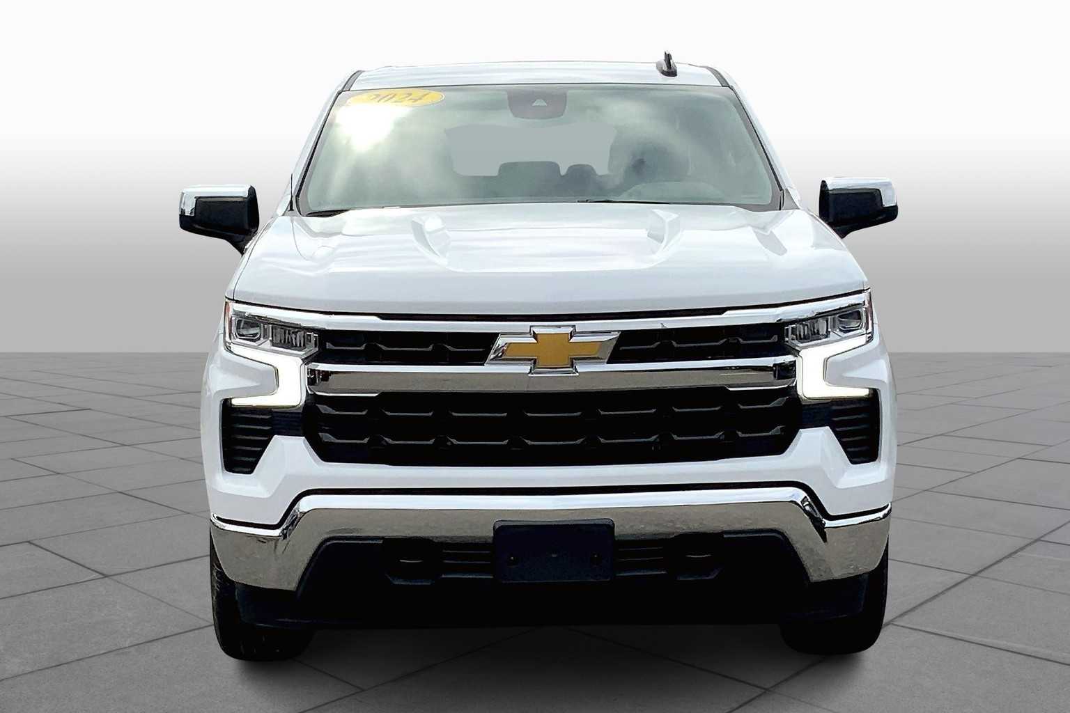2024 Chevrolet Silverado 1500 LT photo 3