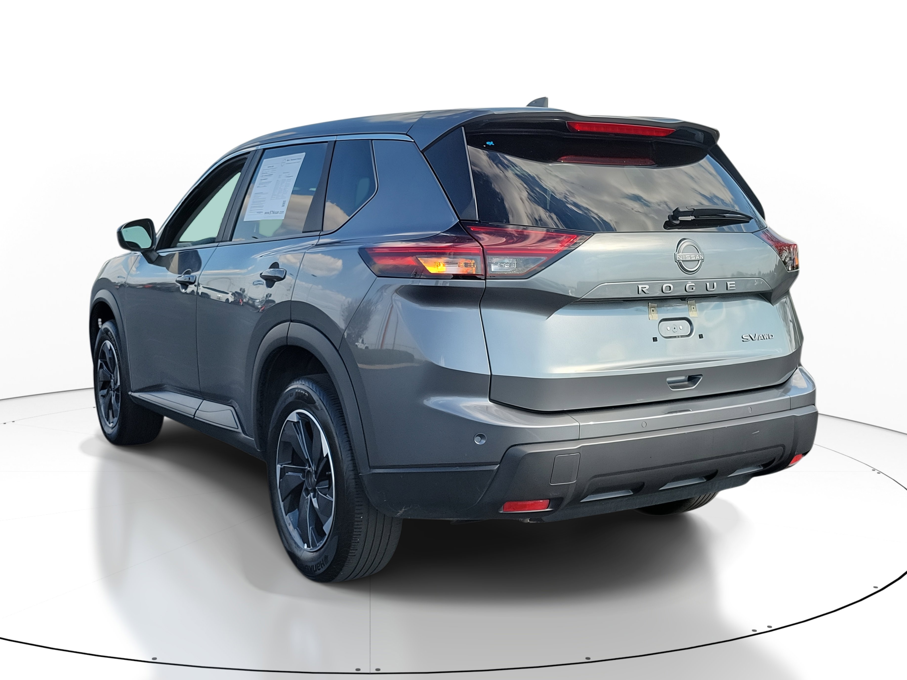 2024 Nissan Rogue SV photo 3