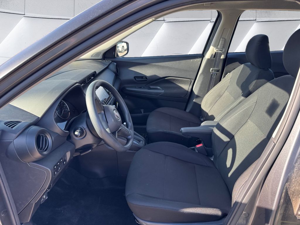 2025 Nissan Kicks Play S photo 7