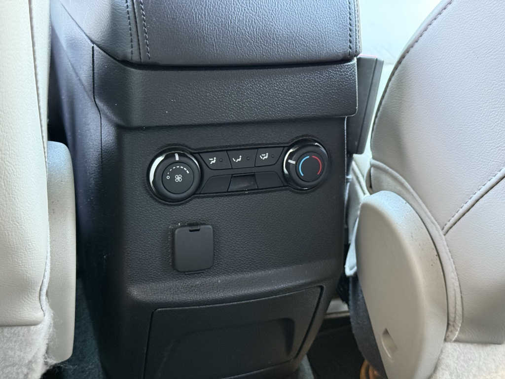 2014 Ford Explorer XLT photo 29