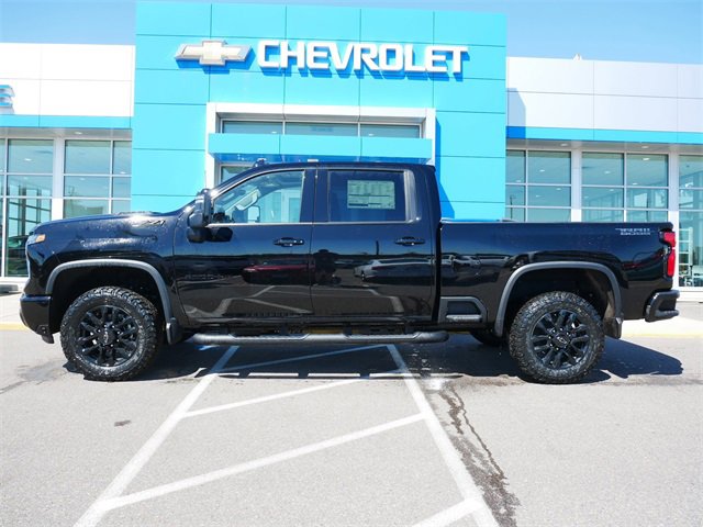 2025 Chevrolet Silverado 3500HD LTZ photo 2