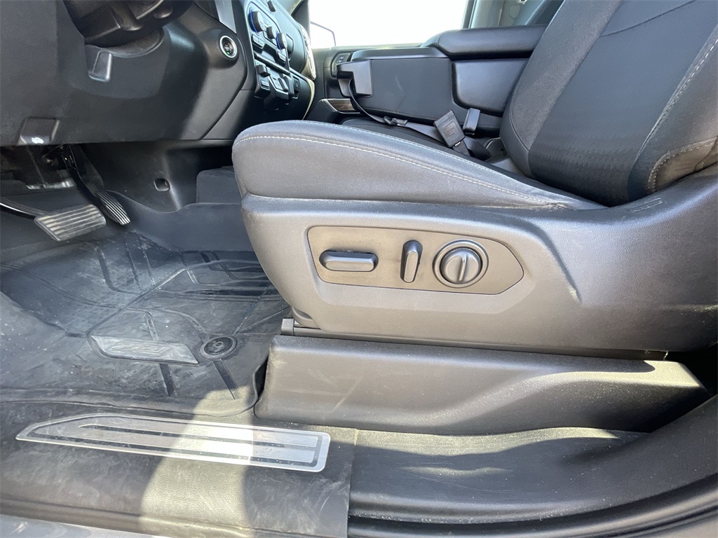 2019 Chevrolet Silverado 1500 LT photo 13