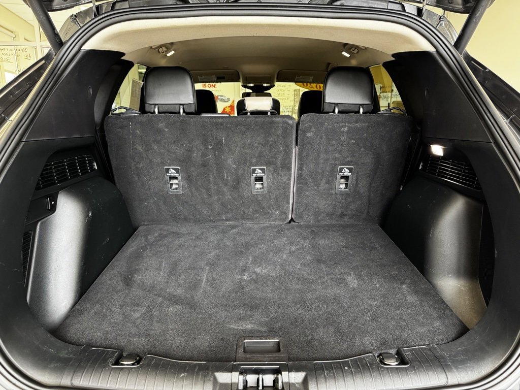2020 Ford Escape Titanium Hybrid photo 19